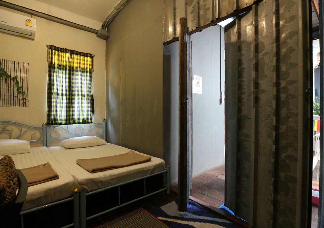 Nivas Siam Hostel Bangkok Exterior foto