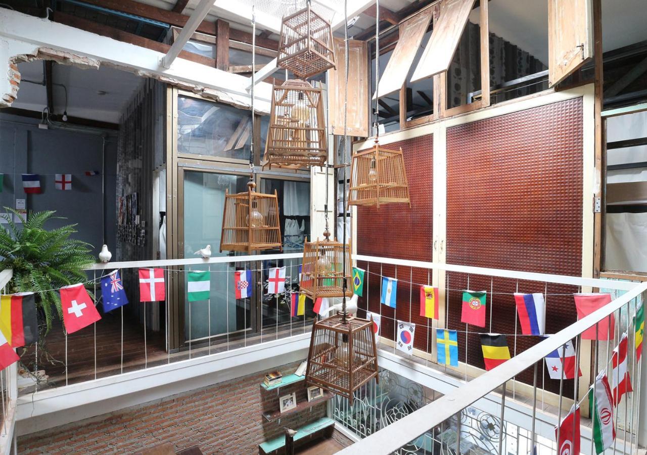 Nivas Siam Hostel Bangkok Exterior foto
